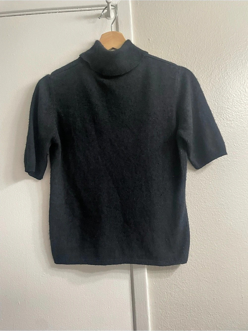 Real Clothes Women's Black Silk Cashmere Turtleneck Size Medium